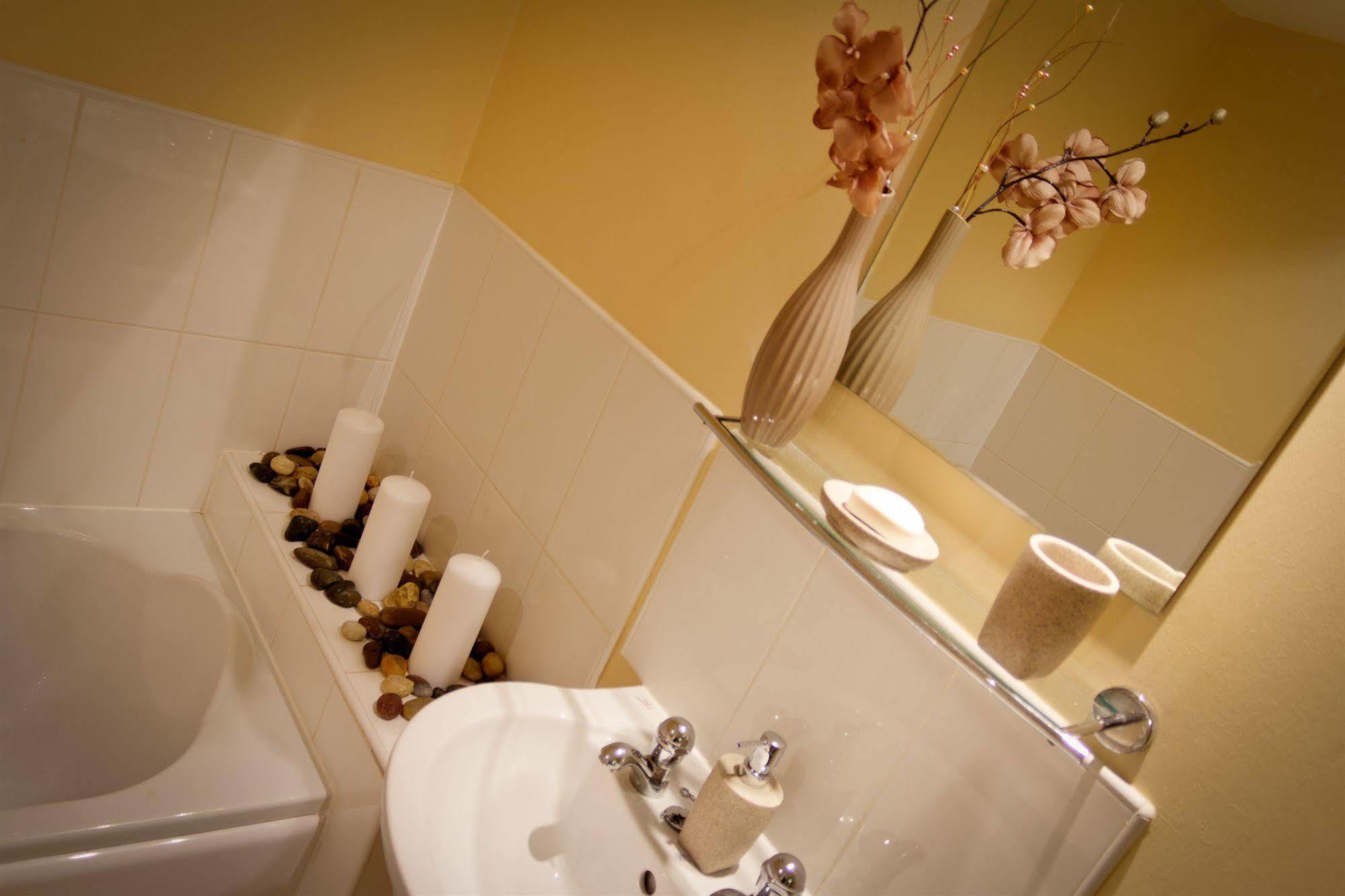 The Lindley Suite - Simple2Let Serviced Apartments Huddersfield Luaran gambar