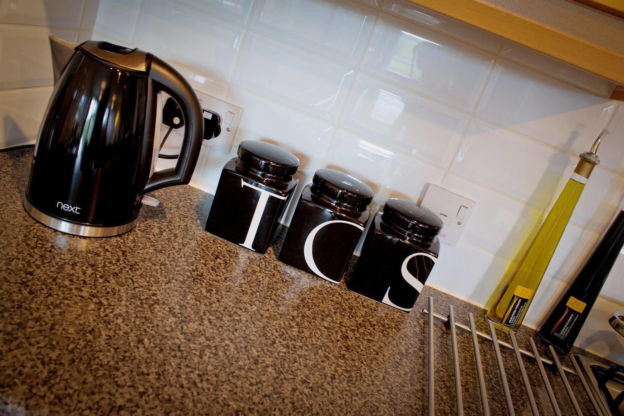 The Lindley Suite - Simple2Let Serviced Apartments Huddersfield Luaran gambar